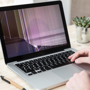 Servicio de Cambio de Pantalla de Laptops y Computadoras All-in-One AIO. Todas las marcas del mercado. Pantallas compatibles HD, FHD y Tactiles / CompuMarket