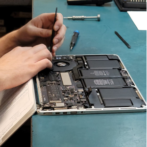 Servicio de Cambio de Pantalla de Laptops y Computadoras All-in-One AIO. Todas las marcas del mercado. Pantallas compatibles HD, FHD y Tactiles / CompuMarket