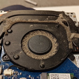 Servicio Tecnico - Limpieza y Mantenimiento de Laptops Gamer. Revision de Pantallas, Memoria, Discos, Teclados, Flex, Bisagras, Vida de bateria, Incluye el cambio de la pasta termica. Dell, Lenovo, HP, Toshiba, Asus, Acer, MSI. / CompuMarket